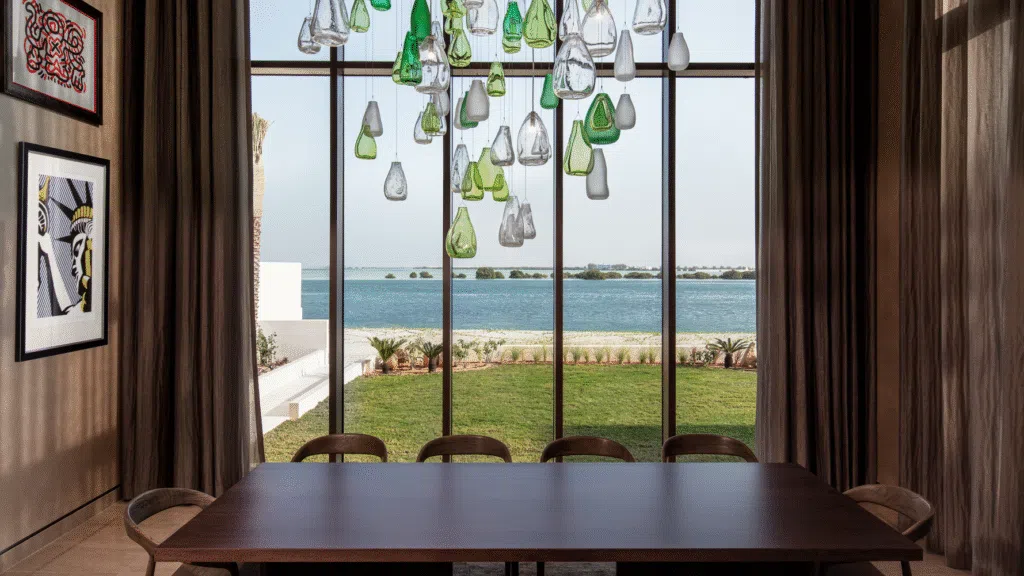 Glass lighting sculpture  / Private Residence / Project