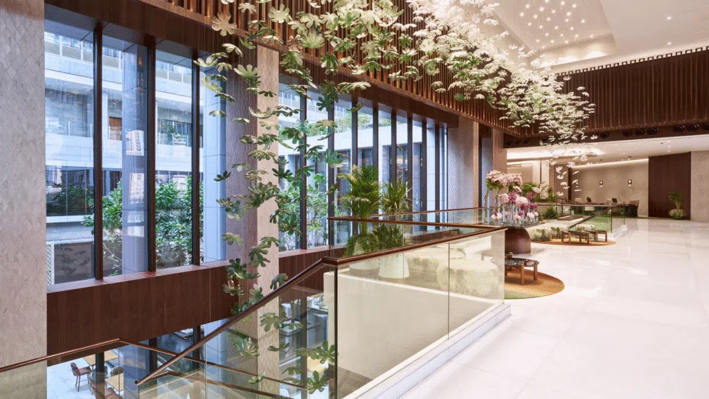 Lobby Glass Installation / Anantara Dowtown / Project