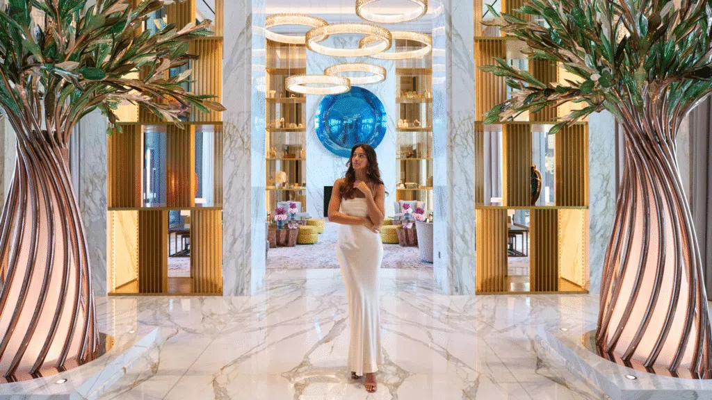 Lighting sculptures / Atlantis The Royal / Project