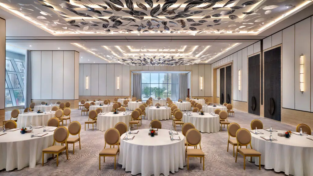 Lighting Sculptures / St. Regis Hotel / Project