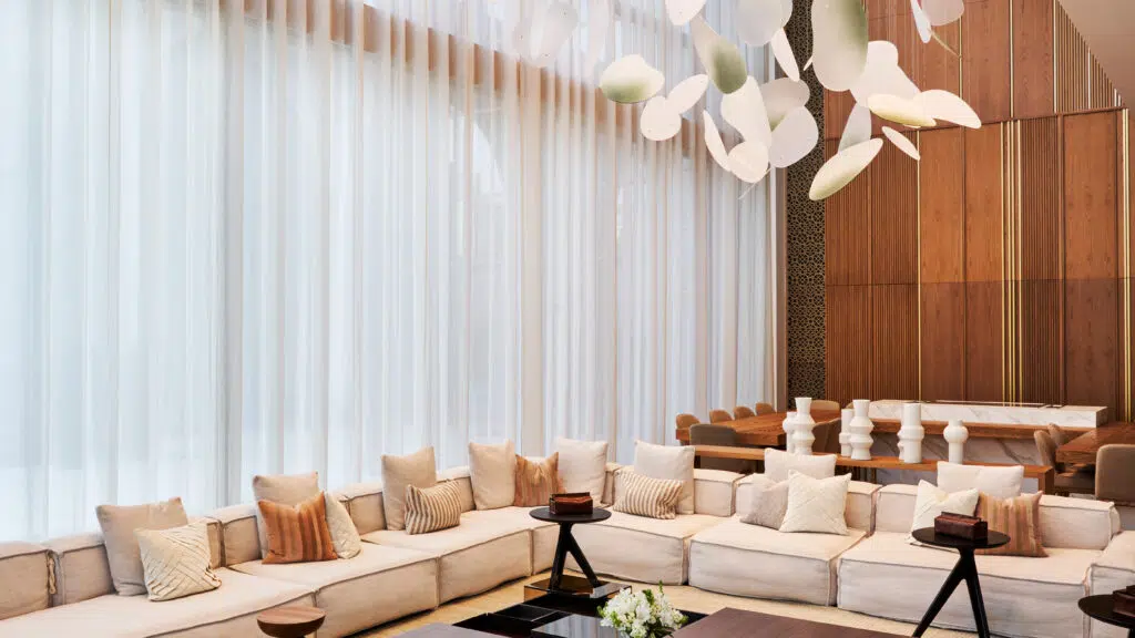 Custom glass installation / Private Residence / Project