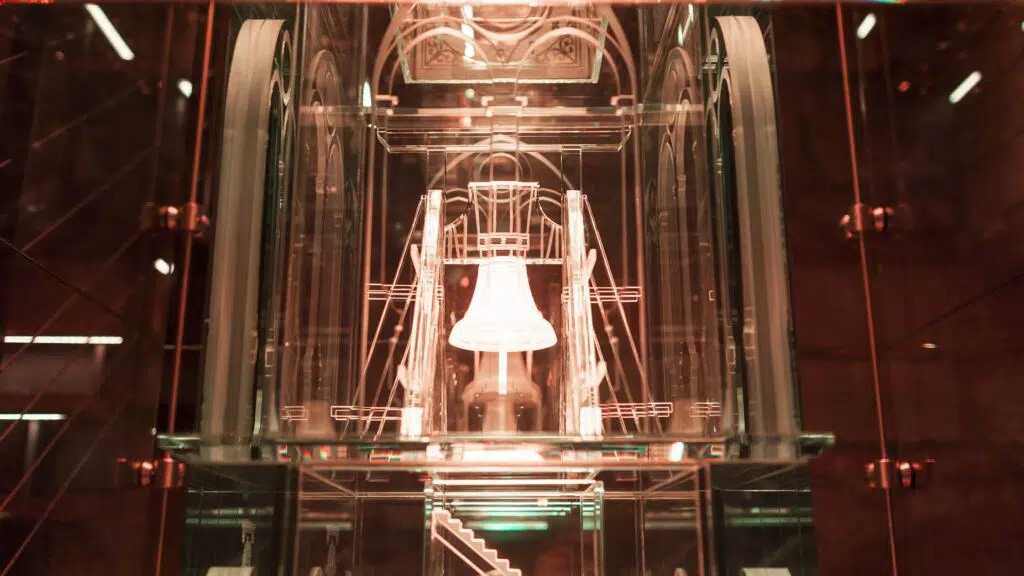 Custom glass installation / White Tower / Project