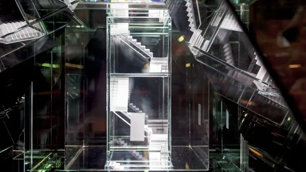 Custom glass installation / White Tower / Project