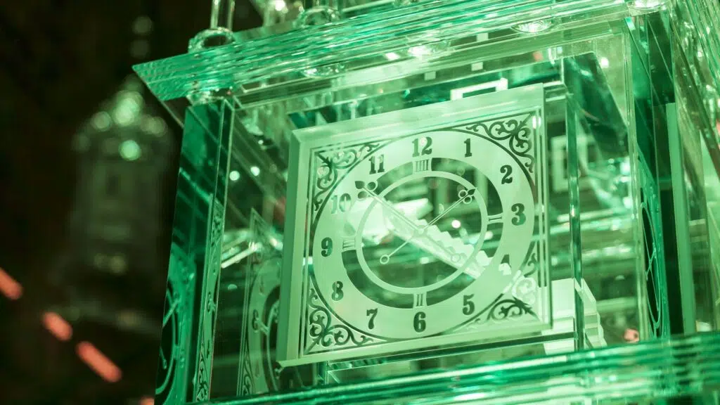 Custom glass installation / White Tower / Project